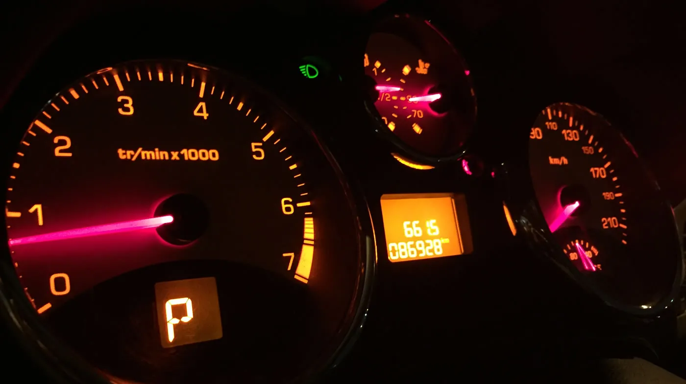 レンタカー画像